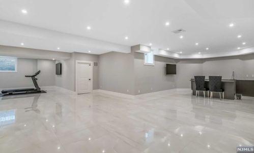 19 Duck Pond Rd, Demarest NJ  07627-2305 exterior