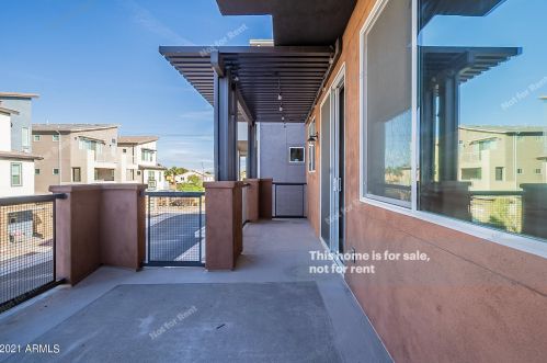 7039 Corona Dr, Chandler AZ 85226 exterior