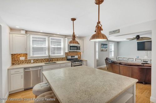 13 Ctr St, Locust NJ 07760-1712 exterior