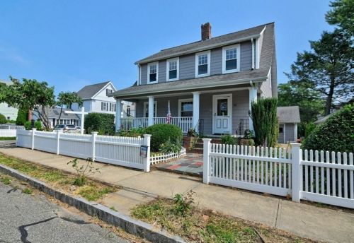 95 Davis St, Quincy, MA 02170-2436