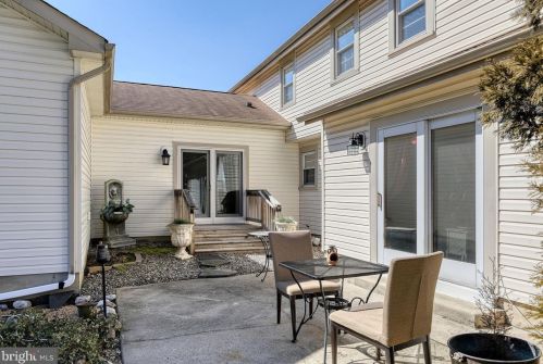 100 Acadia Dr, Riverton NJ 08077-3136 exterior