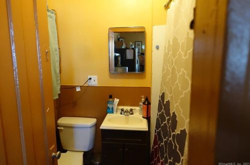 184 Washington St, New Britain CT 06051-4403 exterior