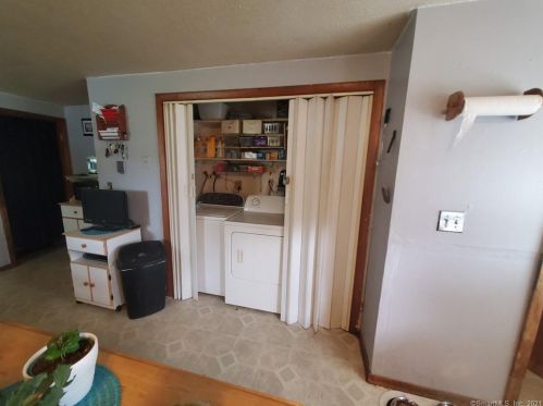 9 Joel Dr, Ellington CT 06029-2612 exterior