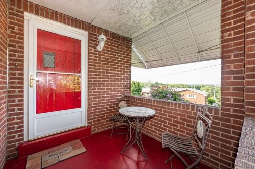 123 Clubvue Dr, Pittsburgh, PA 15122-1923