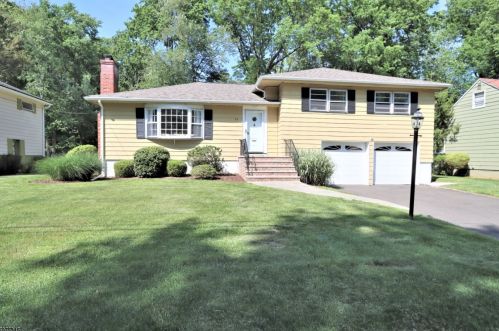 35 Rosemont Ter, Town Center, NJ 07052-2216