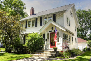 8226 Warren Ave, Milwaukee, WI 53213-2124