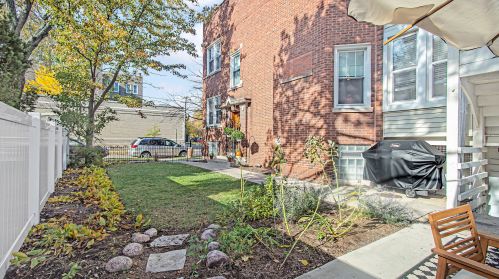 6211 Greenview Ave, Chicago IL  60660-1822 exterior