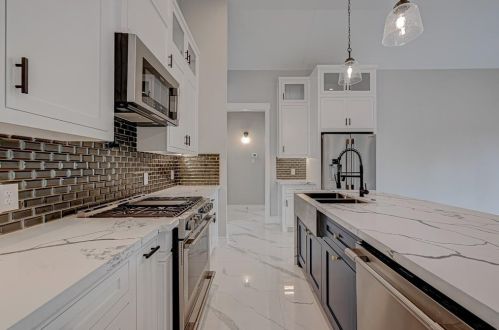 146 Bermuda Cir, Montgomery TX 77356-8205 exterior