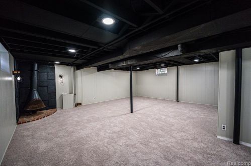 8451 Nightingale St, Dearborn Heights MI  48127-1203 exterior