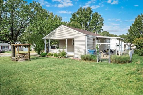 4301 Fatima Dr, Saint Louis MO 63123-6707 exterior