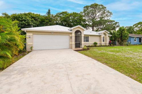 110 Christmas Ter, Fort Pierce, FL 34984-4410
