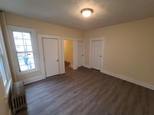 613 Un St, Springfield MA 01109-4230 exterior