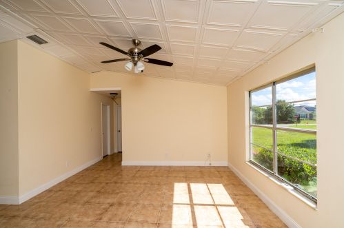 2410 Summit St, Fort Pierce FL  34984-5067 exterior