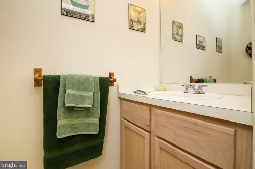 9 Kimberly Dr, Runnemede NJ 08078-2104 exterior