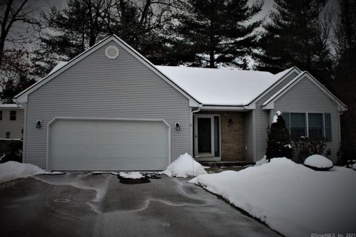 8 Knollwood Cir, Enfield, CT 06082-5238