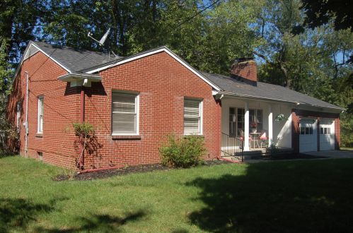 3325 Poinsettia Ave, Grand Rapids, MI 49508-2565