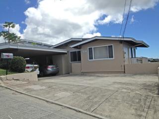 1541 Bertram St, Honolulu, HI 96816-1926