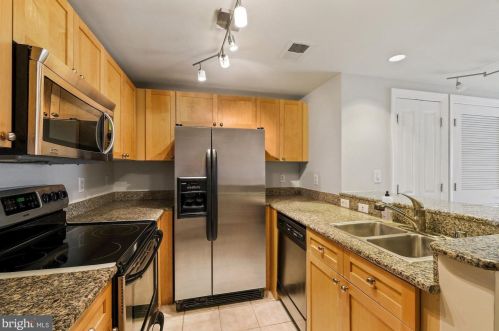 777 7th St, Washington DC  20001-3715 exterior