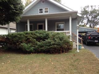 1124 Summer St, Pekin, IL 61554-4449