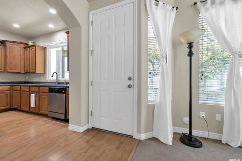 3939 Spencer Crst Ln, Taylorsville UT 84084-5004 exterior