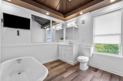 511 Shelbourne Ave, Pittsburgh PA 15221-2617 exterior