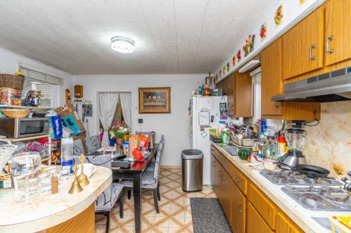 528 St, Union City NJ 07087-3856 exterior