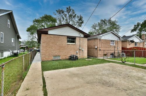 9640 Wallace St, Chicago IL 60628-1217 exterior