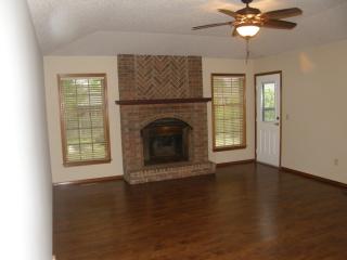 303 Aven Ave, Nixa MO  65714-9264 exterior