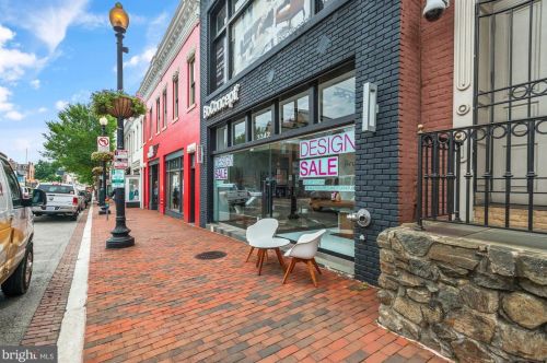 1030 31st St, Washington DC  20007-4405 exterior