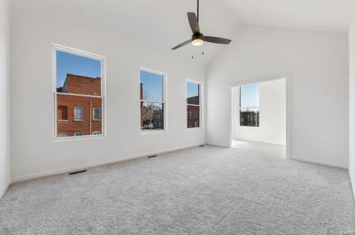 2867 Indiana Ave, Saint Louis MO 63118-2506 exterior