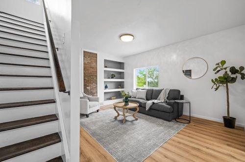 217 Logan St, Pittsburgh PA  15209-2811 exterior