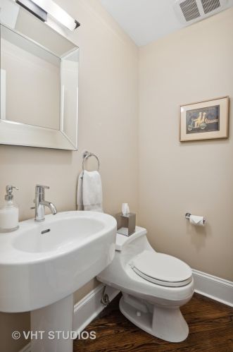 1736 Pierce Ave, Chicago IL 60651-2690 exterior