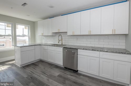 2122 2nd St, Philadelphia PA 19147-3802 exterior