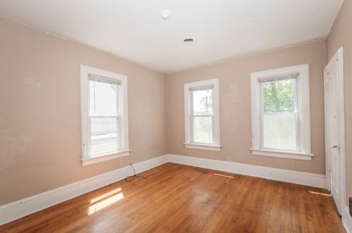 1856 Arlington Pl, Milwaukee WI 53202-1619 exterior