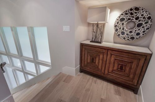 32 6 St, Naples FL 34102-0060 exterior