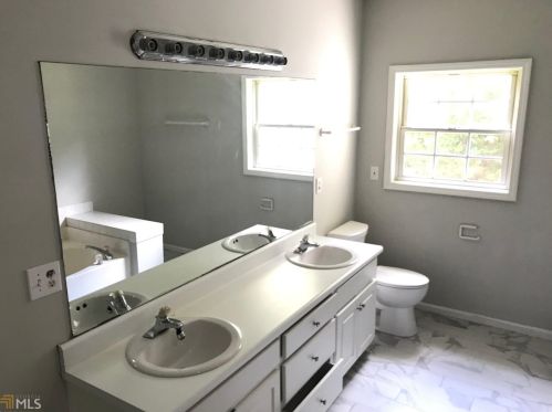 6689 Jojanne Ln, Lithonia GA 30038-3130 exterior