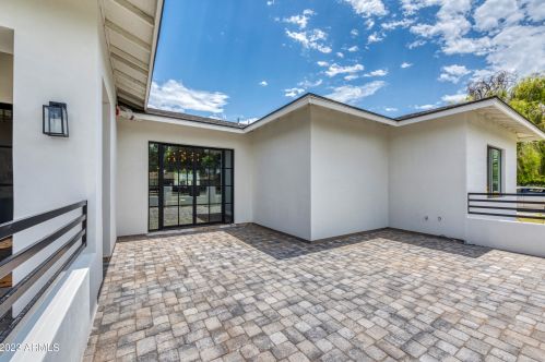 6841 12th Ave, Phoenix AZ  85013-1021 exterior