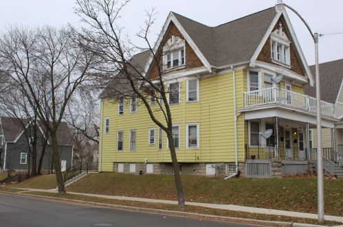 2001 38th St, Milwaukee WI 53208-1862 exterior
