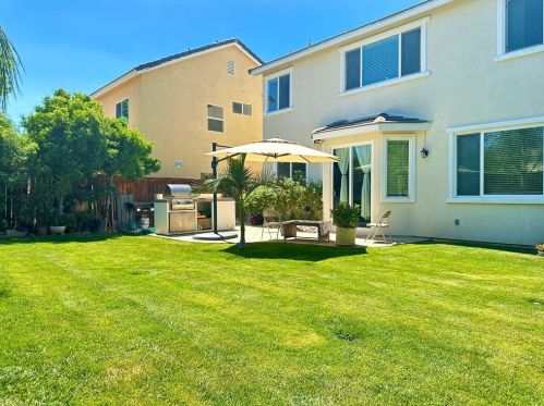 3851 Bluff St, Perris CA 92571-7595 exterior