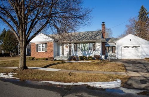 6 Elm Ave, Springfield, MA 01106-3115