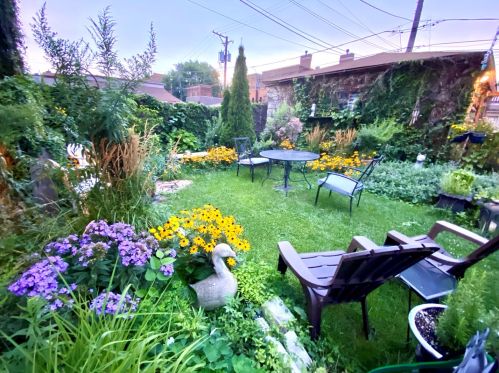 2475 Clybourn Ave, Chicago IL 60614-1942 exterior