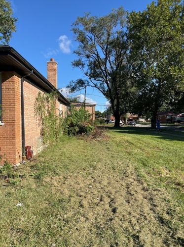 724 116th St, Chicago, IL 60628-5210