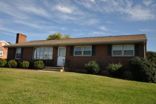 5735 Capito St, Roanoke, VA 24019-4715