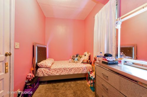 1632 Tripp Ave, Chicago IL 60639-4833 exterior