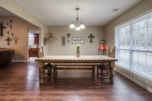 421 4 Notch Rd, Huntsville TX 77340-2618 exterior