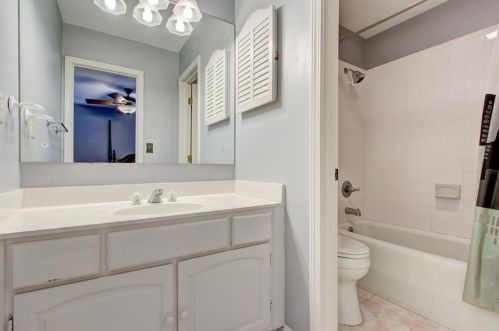 1655 Executive Park Ln, Atlanta GA 30329-3129 exterior