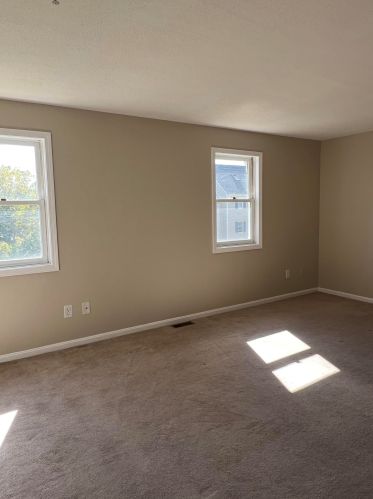 24 Frd Lndg Dr, Dover NH 03820-4552 exterior