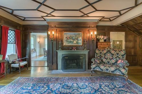 212 Main St, Ridgefield CT 06877-4922 exterior