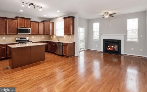 7403 Macon Dr, Glen Burnie MD 21060-8387 exterior