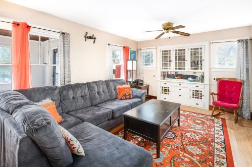 2223 13th St, Duluth, MN 55806-1269